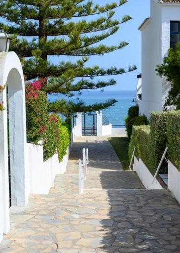 Beach Side Apartments Calahonda Sitio de Calahonda Exterior photo